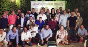 Pedro Abad junto al resto de agremiados