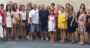 Palacio i Serra junto a los comisionados de Port d'Alacant