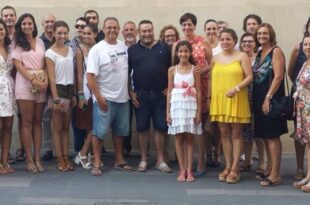 Palacio i Serra junto a los comisionados de Port d'Alacant