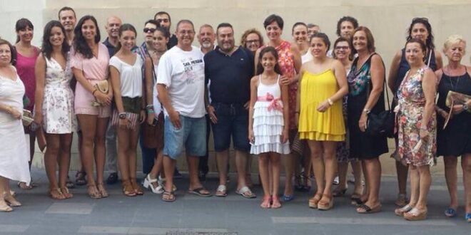 Palacio i Serra junto a los comisionados de Port d'Alacant