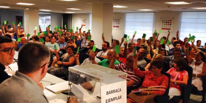 Instantes previos a conocer las comisiones ejemplares 2015