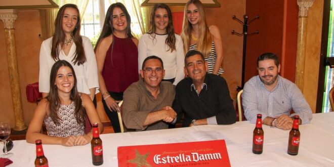 firma de contrato la Ceràmica